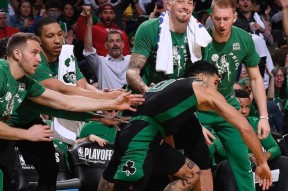 包含新疆广汇内部会议纪要流出——今夜绝杀压哨，NBA常规赛使命明确，训练强度明显提升的词条-尊龙体育