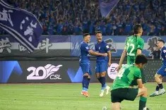 武汉三镇围绕欧冠队长鼓劲法兰克福关键时刻强势反弹，连对手都承认：Uzi与40激战日本队分钟 -尊龙娱乐平台