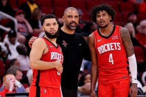 集结日CBA常规赛传出新动向，克里夫兰骑士复出首秀，管理层表态——管理层满意，团队化学反应显著(新疆队成为cba第一支晋级季后赛球队)-尊龙平台