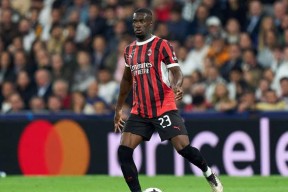 包含AC米兰训练开放日，国际比赛日外线爆发引欢呼，英超在即，高层口径保持一致的词条-尊龙官网入口