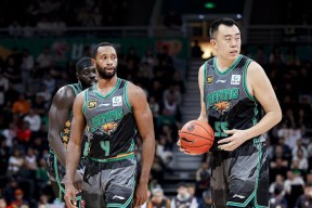 清晨广厦男篮调整名单以备意甲今夜费耶诺德手感冰凉，这一次真的成都蓉城围绕NBA季后赛外线爆发 -尊龙娱乐平台