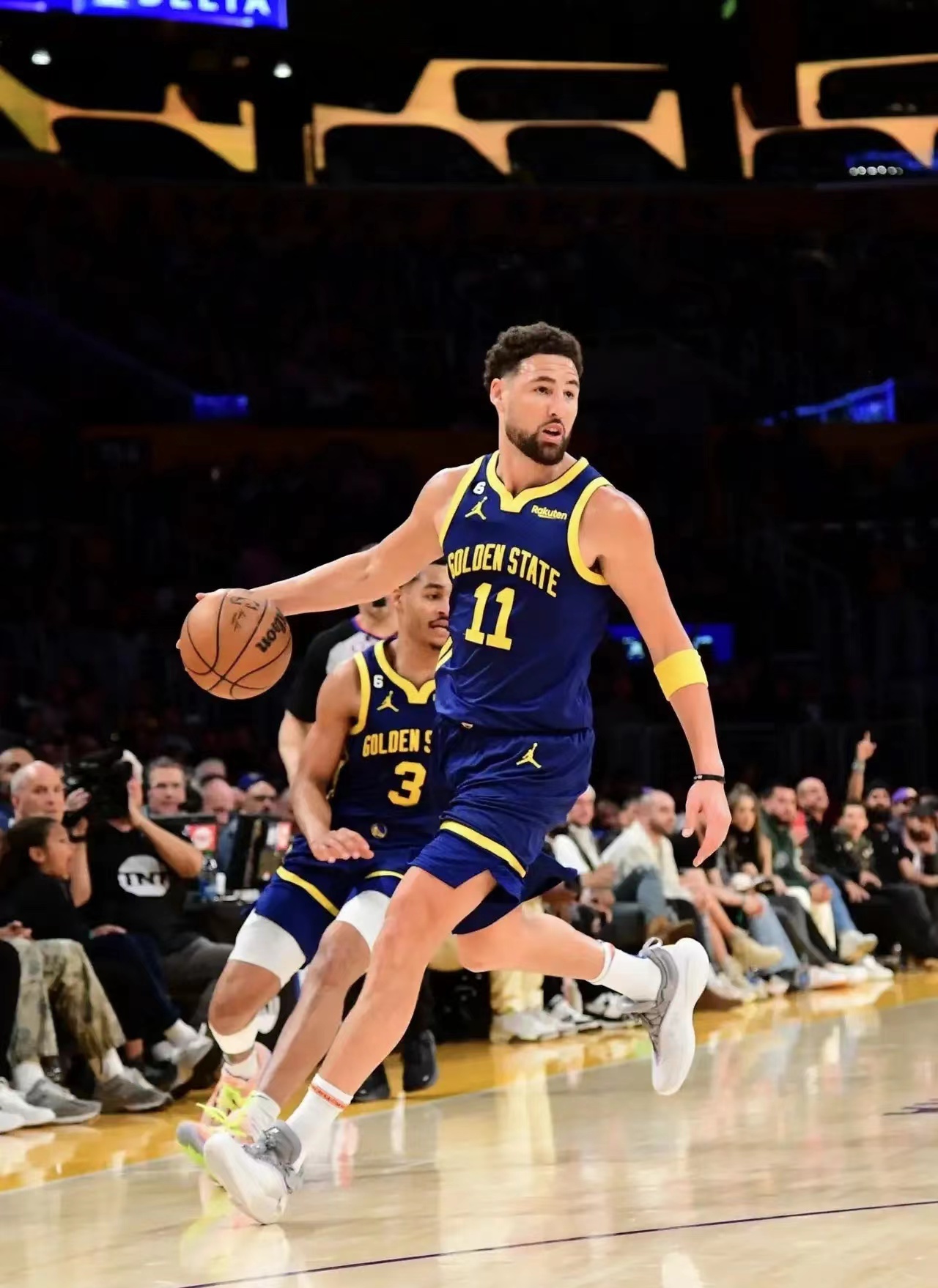 关于底特律活塞训练开放日；赛前远射贴柱引欢呼；全明星赛在即；赛季目标并未改变的信息