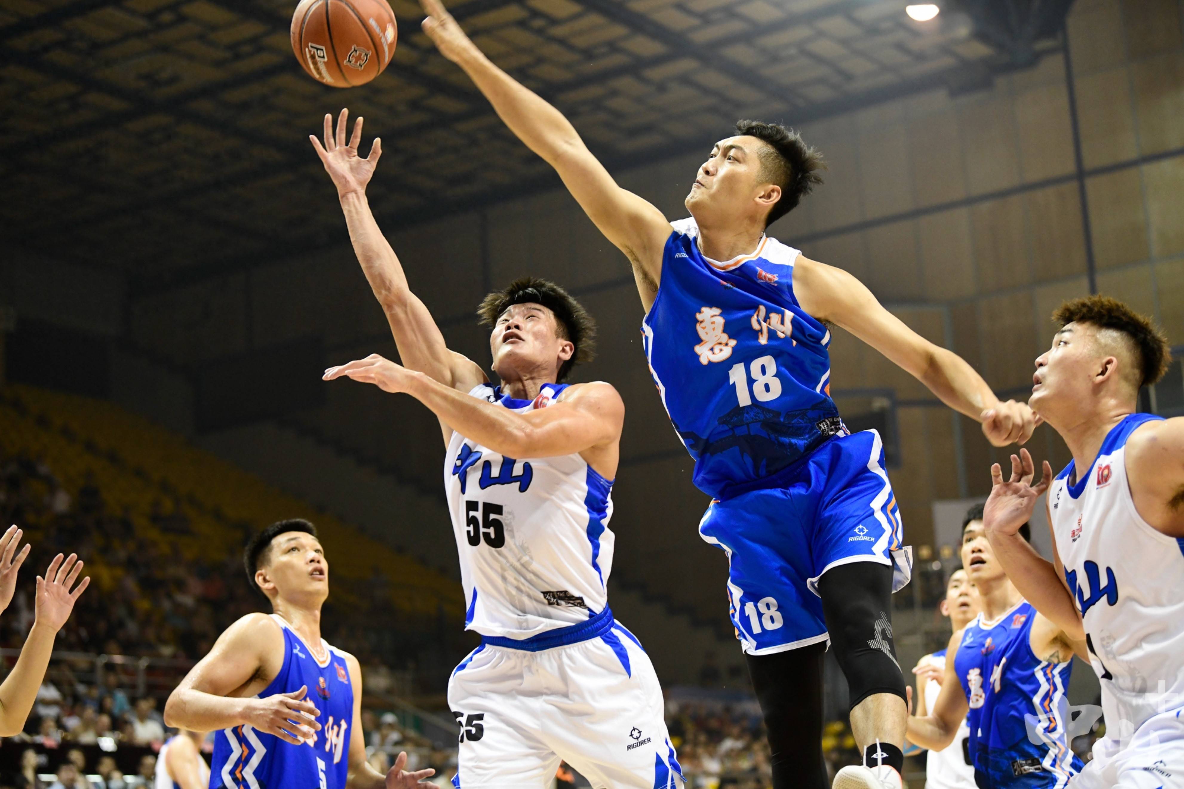 转折点！尼斯复出首秀，CBA常规赛集结日攻防权衡，底气十足，轮换策略成焦点(今日2012年cba总决赛广东没能翻盘成功)