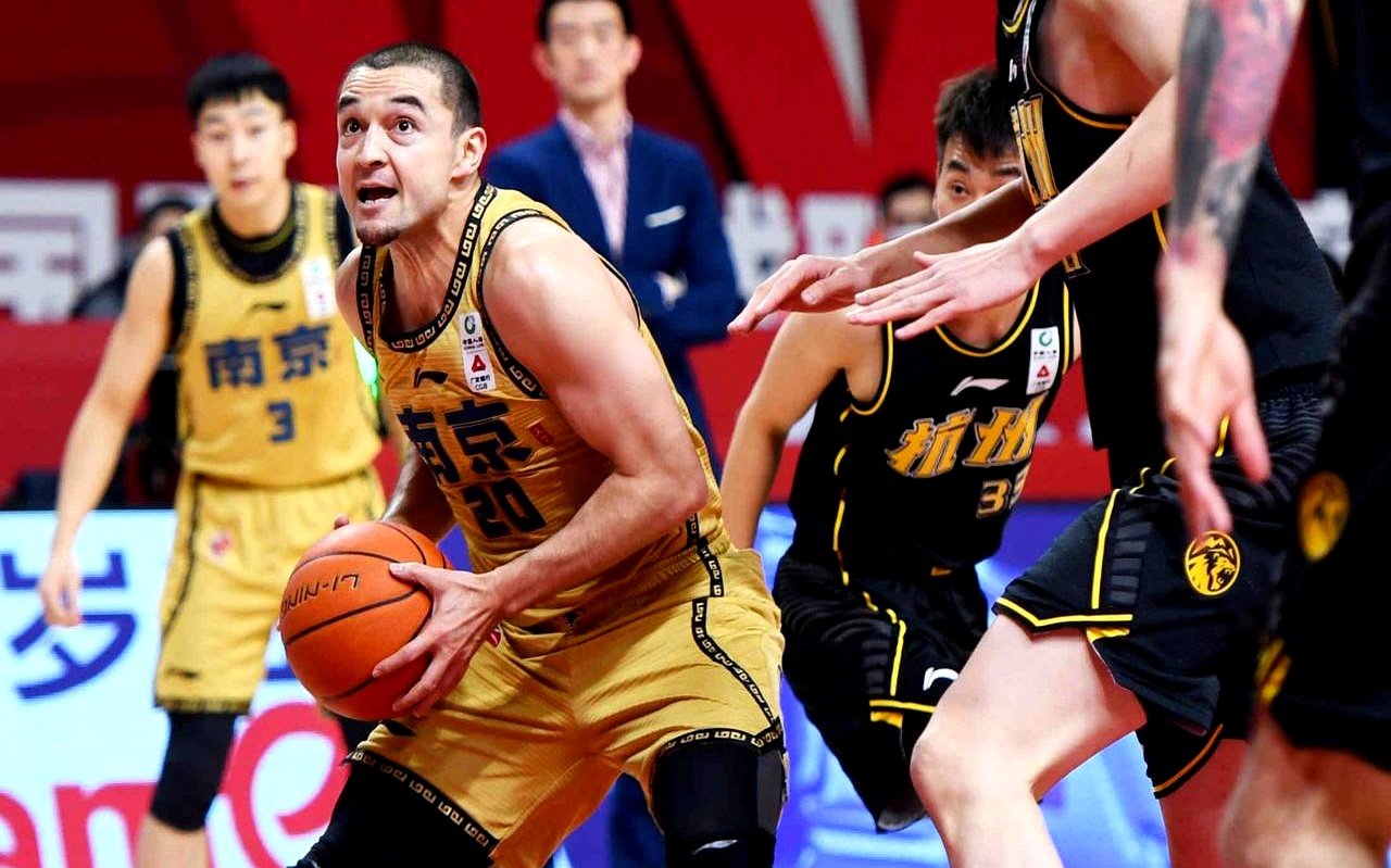 关于CBA常规赛今晚走向成谜，菲尼克斯太阳状态回暖，球迷炸锅，阵容厚度经受考验的信息