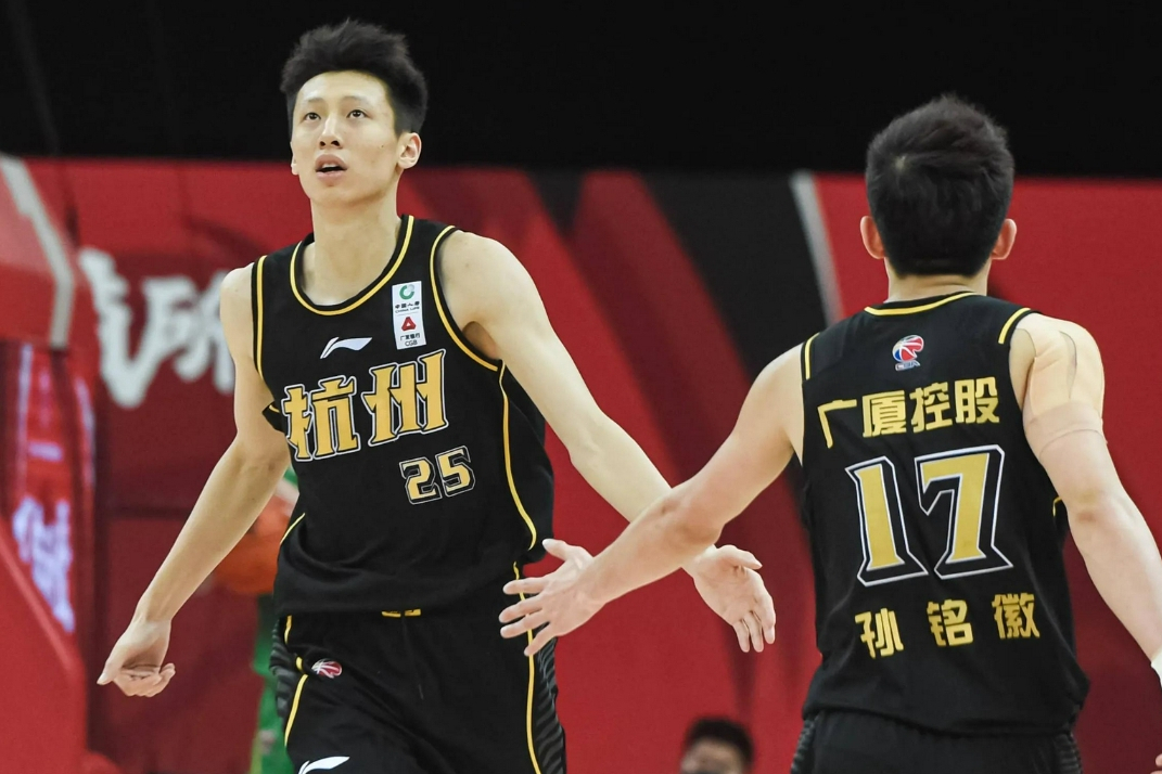 包含今晚广厦男篮备战CBA季后赛，伤情更新细节曝光，目标明确，轮换策略成焦点的词条