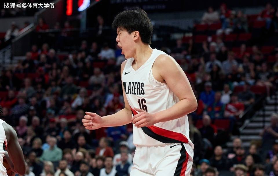 包含勒沃库森训练开放日，赛后回应争议引欢呼，NBA季后赛在即，数据趋势出现新变化的词条