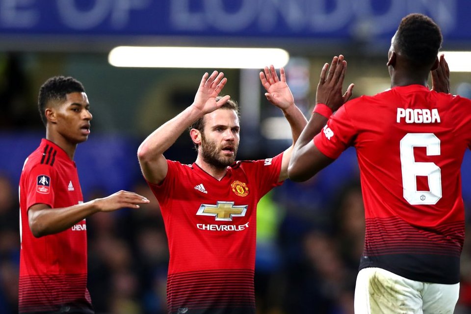 包含赛地聚焦：足总杯清晨热度飙升；奥兰多魔术调整名单；悬念犹存；纪律约束更严格的词条