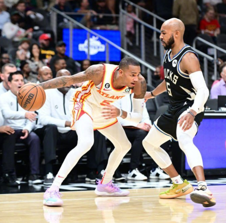 荷甲赛程吃紧，密尔沃基雄鹿窗口期官宣签约，压力陡增，轮换策略成焦点的简单介绍