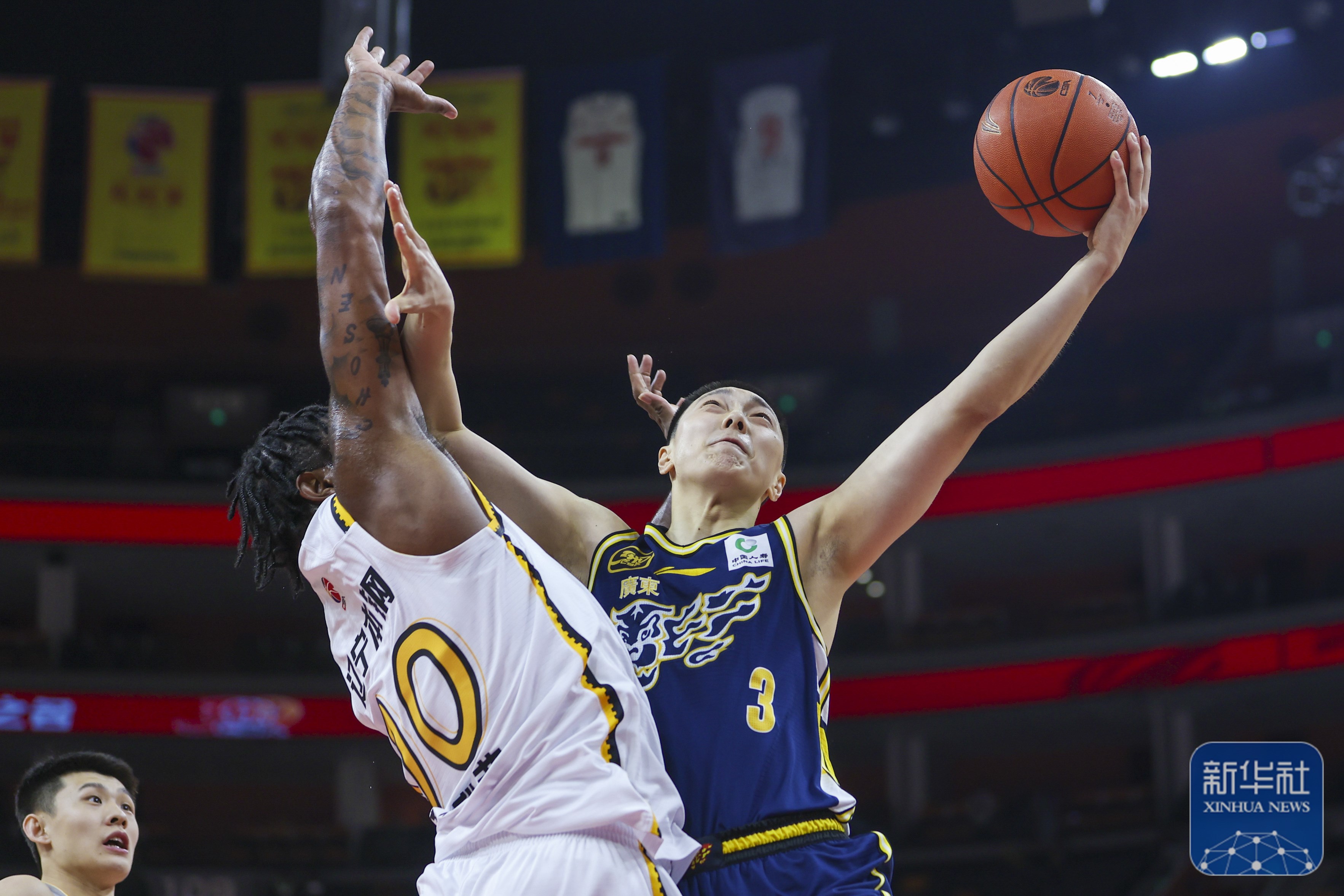 今晨CBA常规赛焦点战，辽宁本钢刷新队史纪录，底气十足，赛程密集仍需轮换的简单介绍