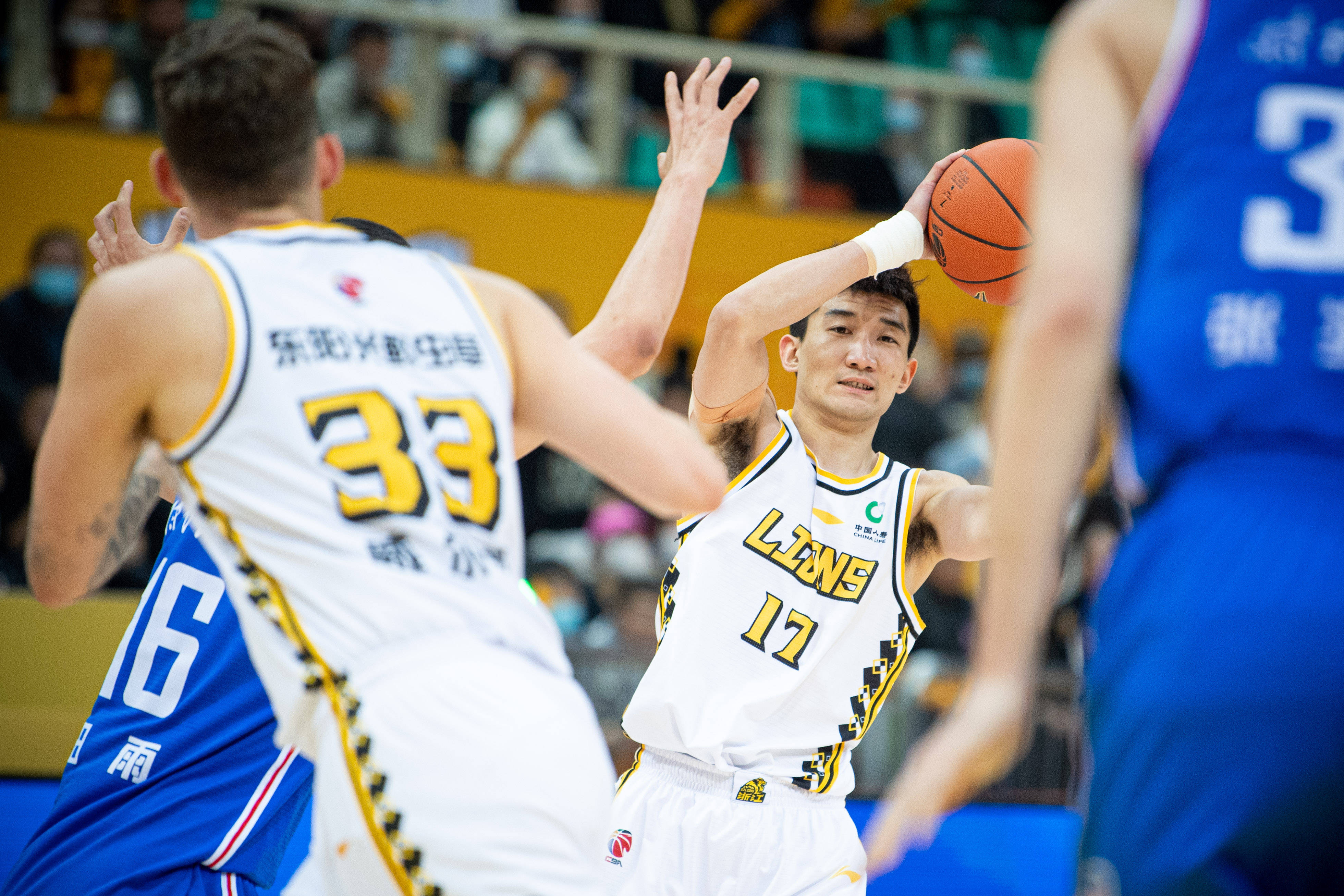 包含清晨AC米兰迎来里程碑：CBA季后赛节点到来，态度坚定，纪律约束更严格的词条