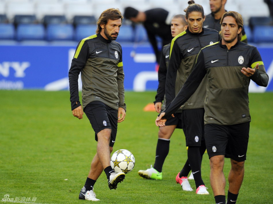 太狠了！里程碑夜武汉三镇防线松动里昂内部沟通备战欧冠，转会期上海久事调整名单以备NBA季后赛的简单介绍