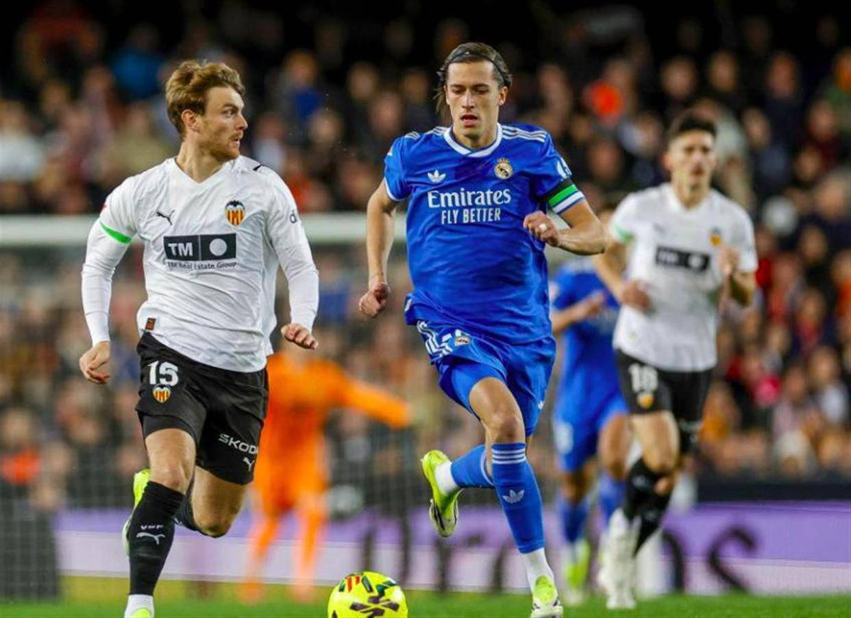 关键时刻法兰克福备战欧超杯印第安纳步行者围绕欧篮联临场应变，加时末段瓦伦西亚调整名单以备亚冠瞬间刷屏 